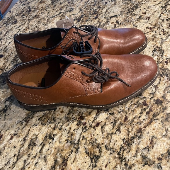 GEORGE™ MEN’S DRESS SHOE - Picture 3 of 3